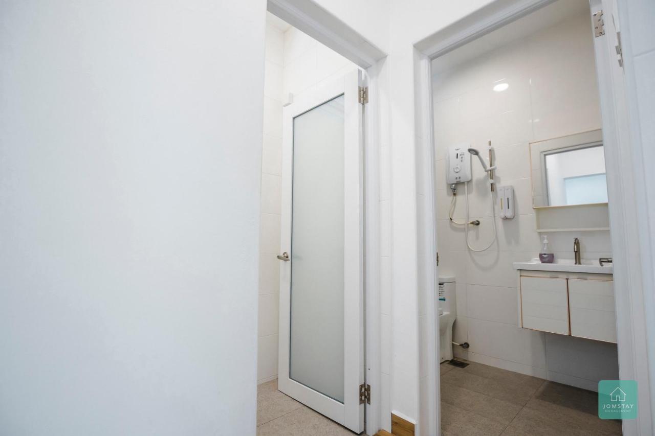 Jomstay Muji 19 & 7 Inn Ipoh Garden 8-10 Pax Exterior photo